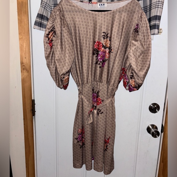 Cue Taupe Floral Long Sleeve Dress - Picture 1 of 8